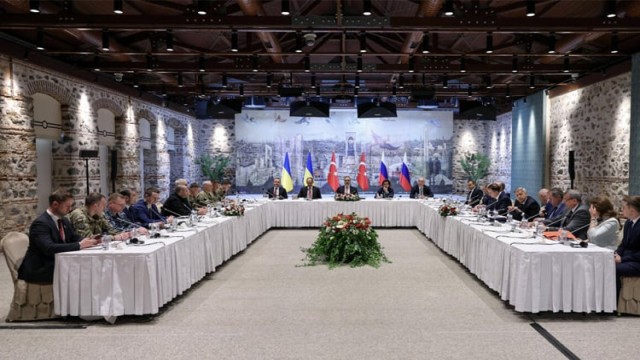 Russia, Ukraine head to Istanbul for fresh peace talks