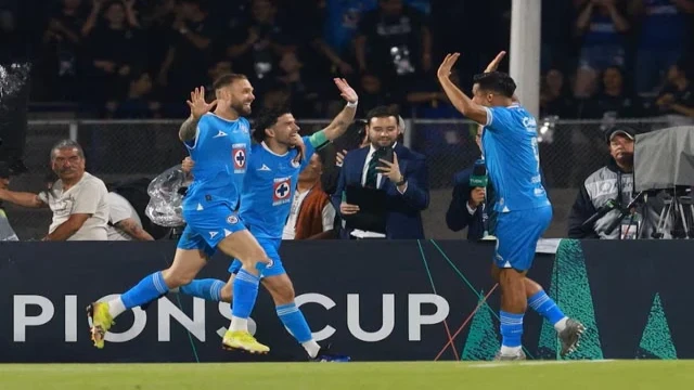 Cruz Azul thrash Vancouver Whitecaps to win CONCACAF Champions Cup